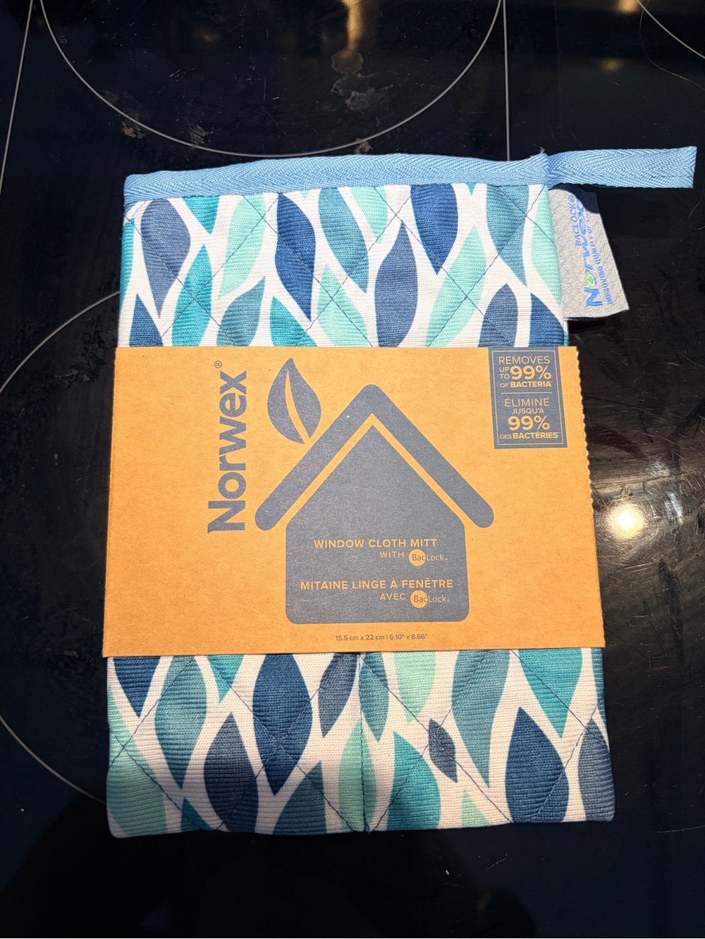 Norwex Teal, Aqua & Navy Leaf Print Cleaning Mitt
